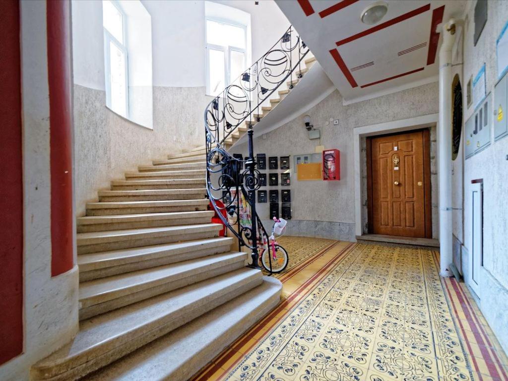 Business Appartements "Villa Muenz" Pula Exterior photo